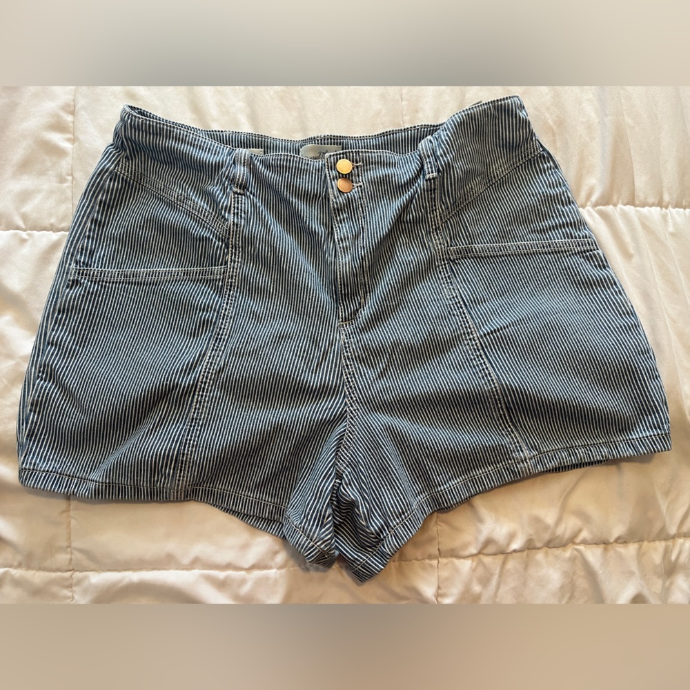 Universal Thread High-Waist Navy and White Striped Shorts